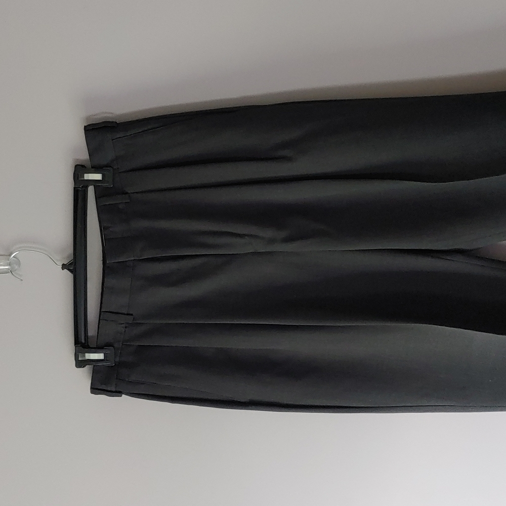 Slates by Levi Navy Dress Pants 32x30 Pleated and folded wool